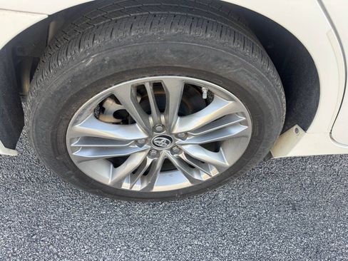 Used 2015 Toyota Camry SE w/ Moonroof Package FWD image 20