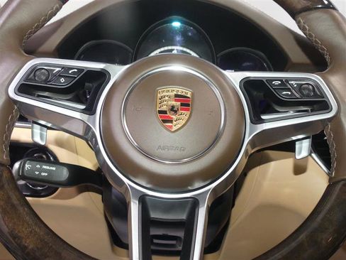 Used 2017 Porsche Macan Turbo AWD/4WD image 32