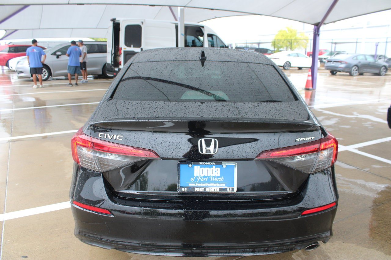 Used 2025 Honda Civic Sport image 4
