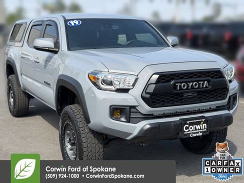 Used 2019 Toyota Tacoma TRD Off-Road w/ Technology Package AWD/4WD image 1
