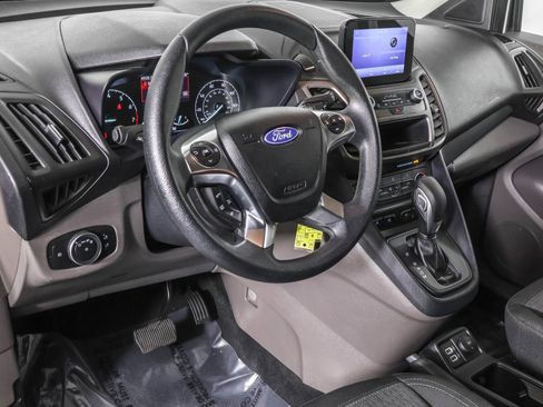 Used 2022 Ford Transit Connect XLT image 5