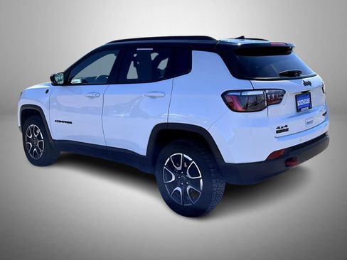 Certified 2025 Jeep Compass Trailhawk AWD/4WD image 7