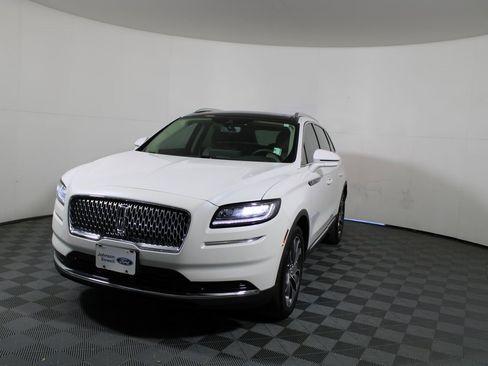 Used 2022 Lincoln Nautilus Reserve image 4