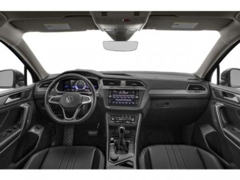 Used 2022 Volkswagen Tiguan SE AWD/4WD image 8