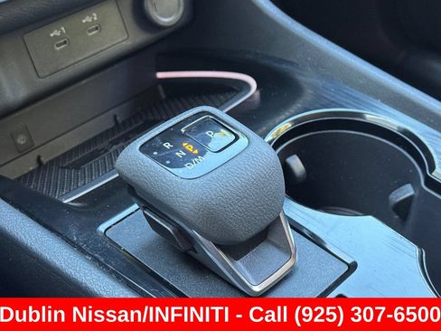 Used 2024 Nissan Rogue SL AWD/4WD image 34