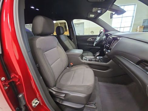 Used 2023 Chevrolet Traverse LT image 37