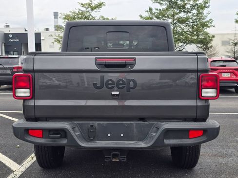 Used 2023 Jeep Gladiator Sport AWD/4WD image 6