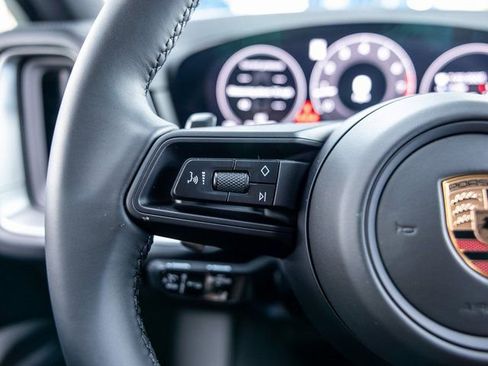 Certified 2025 Porsche Cayenne Coupe AWD/4WD image 42