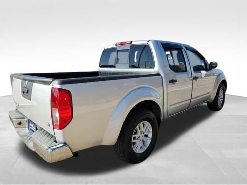 Used 2019 Nissan Frontier SV image 4