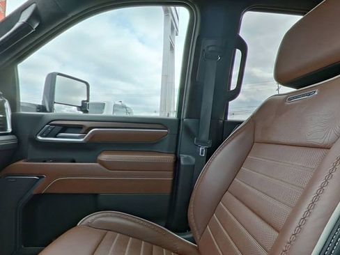 Used 2025 GMC Sierra 2500 Denali Ultimate image 27