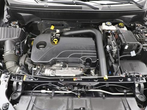 Used 2024 GMC Terrain SLT image 25