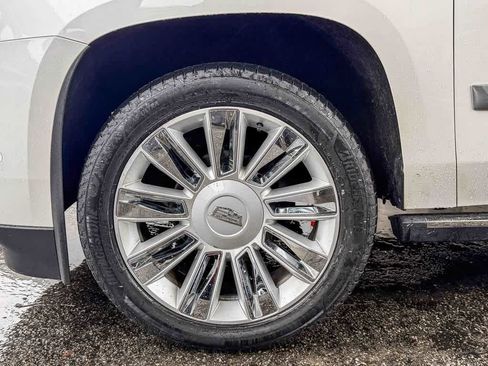 Used 2020 Cadillac Escalade ESV Platinum RWD image 13