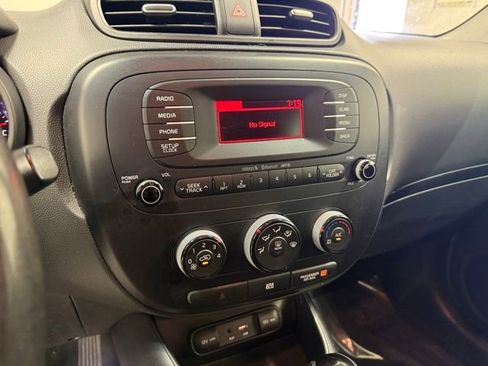 Used 2015 Kia Soul + FWD image 17