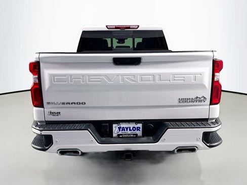 Used 2024 Chevrolet Silverado 1500 High Country w/ Technology Package AWD/4WD image 6
