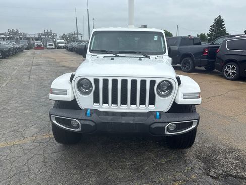Used 2023 Jeep Wrangler Unlimited Sahara w/ Cold Weather Group AWD/4WD image 2