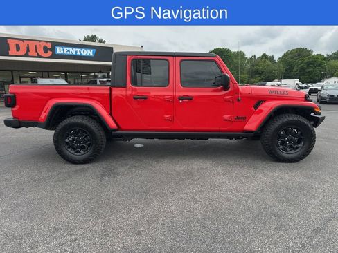 Used 2023 Jeep Gladiator Sport AWD/4WD image 3