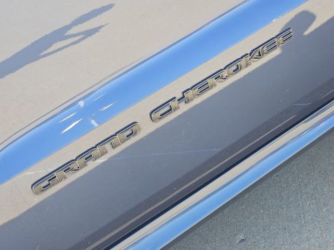 Used 2021 Jeep Grand Cherokee High Altitude AWD/4WD image 15