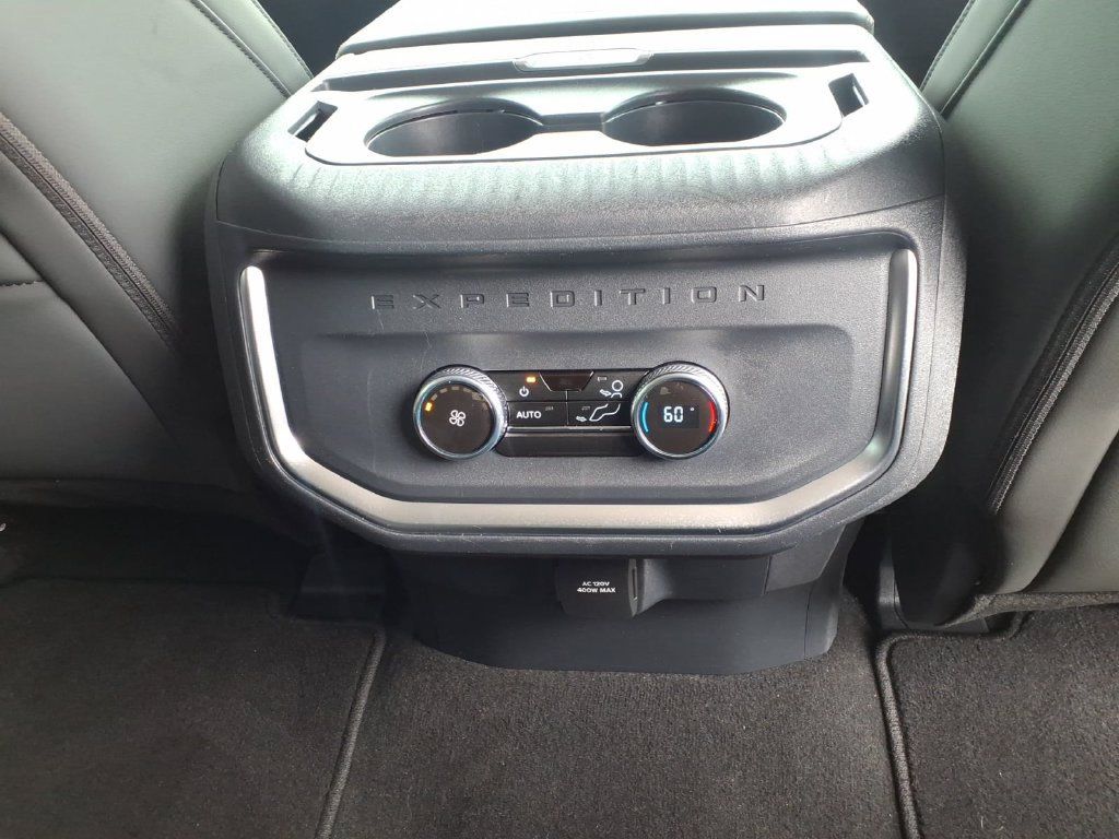 Used 2025 Ford Expedition Active RWD image 18