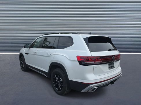 New 2026 Volkswagen Atlas Peak Edition AWD/4WD image 4