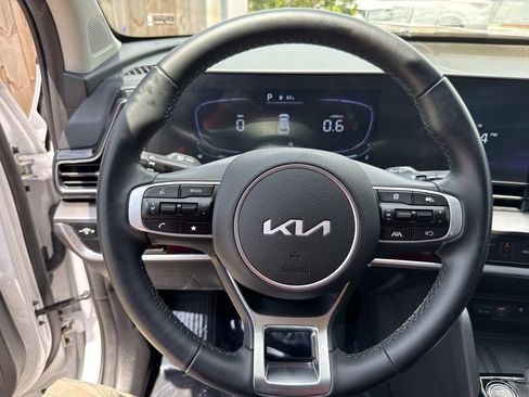 Used 2025 Kia Sportage EX FWD image 42