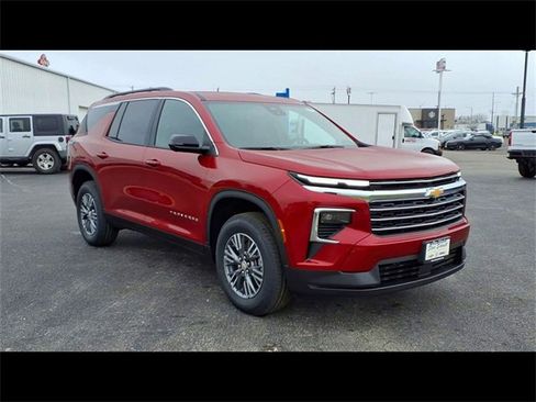 New 2026 Chevrolet Traverse LT w/ Driver Confidence Package image 2