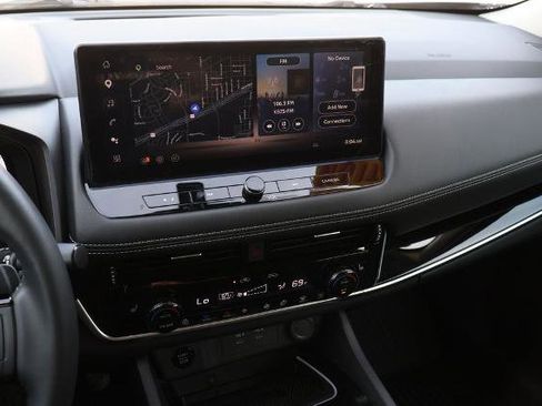 Certified 2024 Nissan Rogue SL w/ SL Premium Package FWD image 20