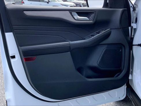 Used 2021 Ford Escape SE image 21