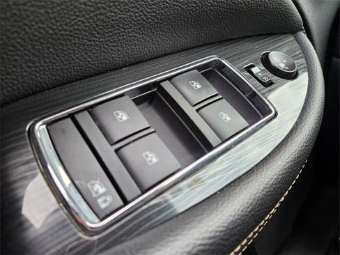 Used 2019 Chevrolet Impala LT image 30