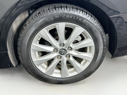 Used 2019 Toyota Camry LE FWD image 11
