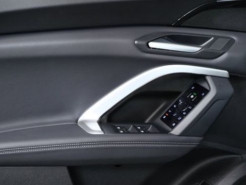 Certified 2025 Audi Q5 Premium w/ Convenience Package image 6