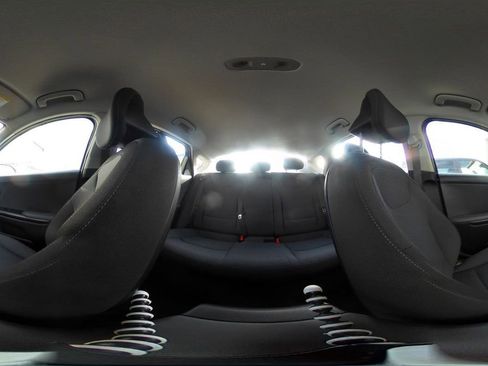 Used 2025 Kia K4 LXS image 41