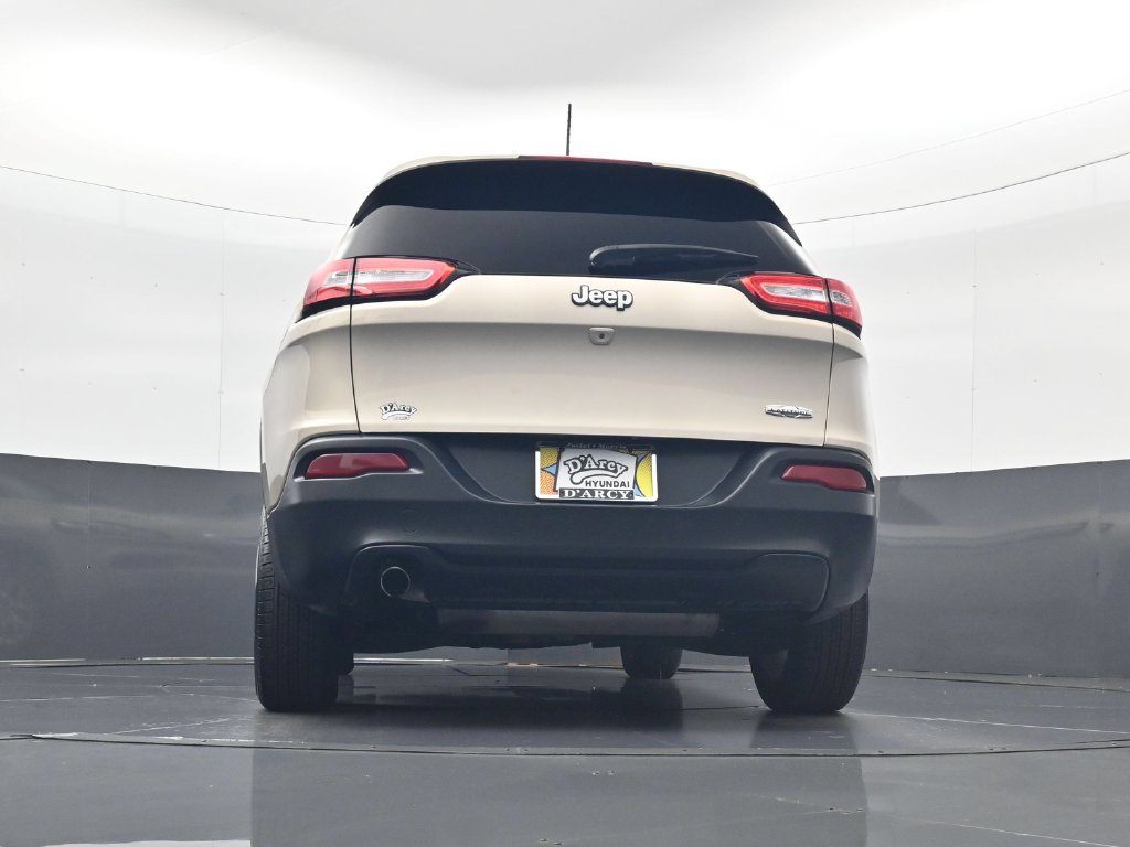 Used 2015 Jeep Cherokee Latitude w/ Comfort/Convenience Group FWD image 27