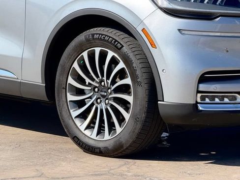 Used 2020 Lincoln Aviator Reserve w/ Equipment Group 201A AWD/4WD image 5