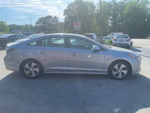 Used 2016 Hyundai Sonata Limited image 9