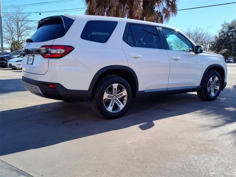 Certified 2025 Honda Pilot EX-L image 10