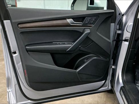 Used 2023 Audi Q5 2.0T Premium w/ Convenience Package image 25