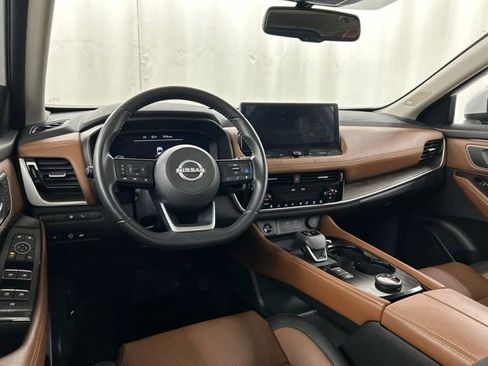 Used 2024 Nissan Rogue Platinum w/ Platinum Premium Package AWD/4WD image 26