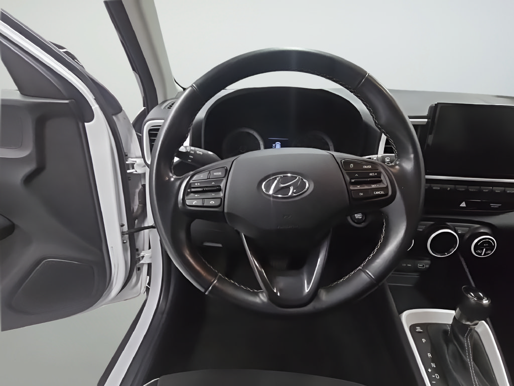 Used 2022 Hyundai Venue Limited FWD image 28