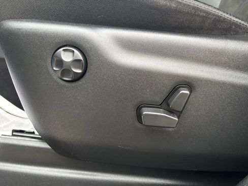 Used 2022 Jeep Grand Cherokee Laredo X image 22