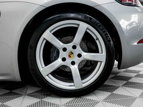 Used 2018 Porsche 718 Cayman RWD image 39