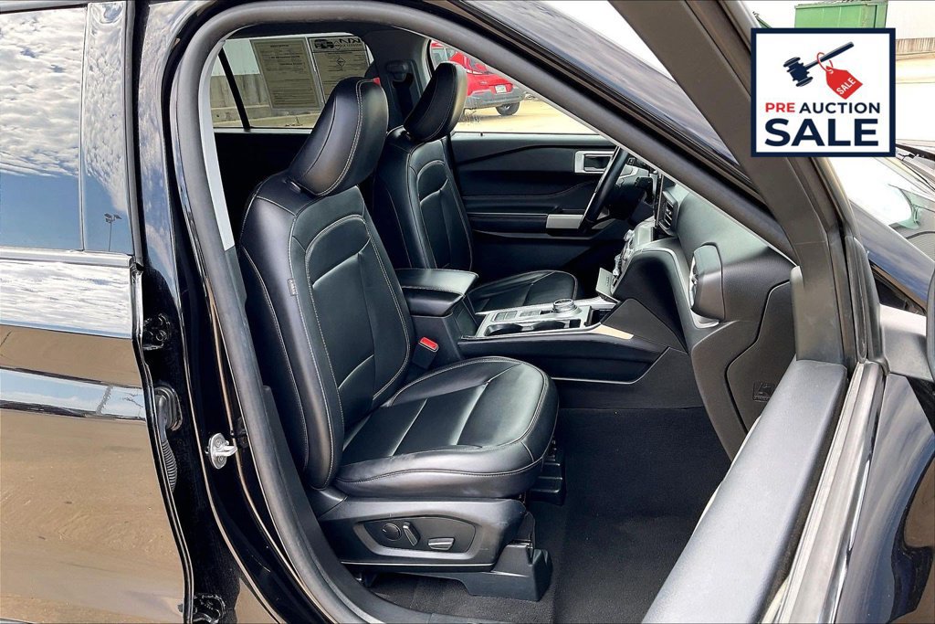 Used 2023 Ford Explorer XLT w/ Equipment Group 202A RWD image 7