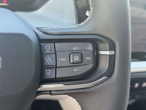 Used 2026 Jeep Cherokee Limited AWD/4WD image 21
