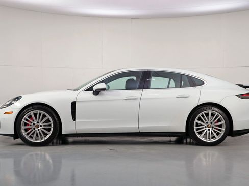 Used 2022 Porsche Panamera 4S w/ Premium Package image 9