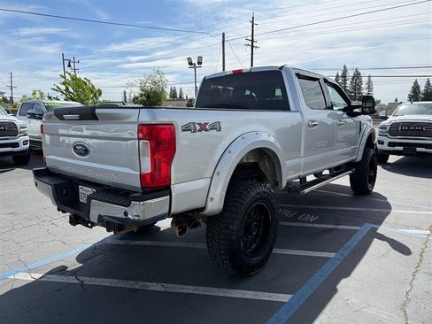 Used 2017 Ford F350 XLT w/ XLT Premium Package AWD/4WD image 5