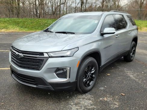 Used 2023 Chevrolet Traverse LT image 5