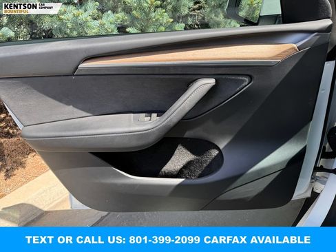 Used 2023 Tesla Model Y Performance AWD/4WD image 17