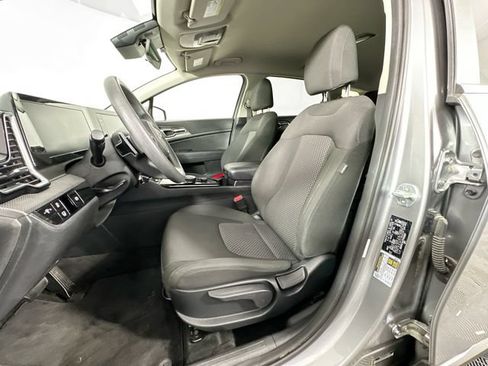 Used 2023 Kia Sportage LX AWD/4WD image 16