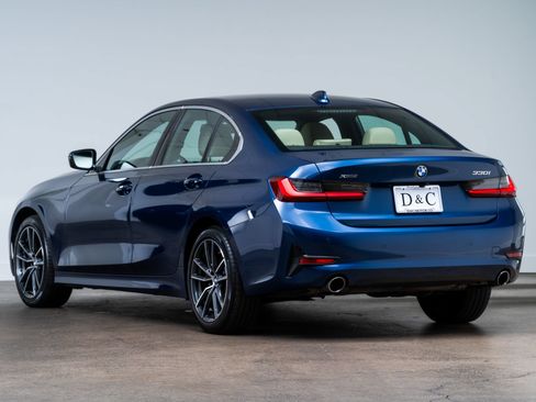 Used 2022 BMW 330i xDrive Sedan w/ Driving Assistance Package AWD/4WD image 4