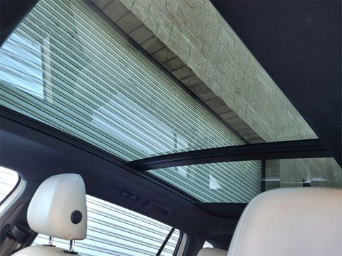 Used 2020 Volkswagen Tiguan SE R-Line image 19