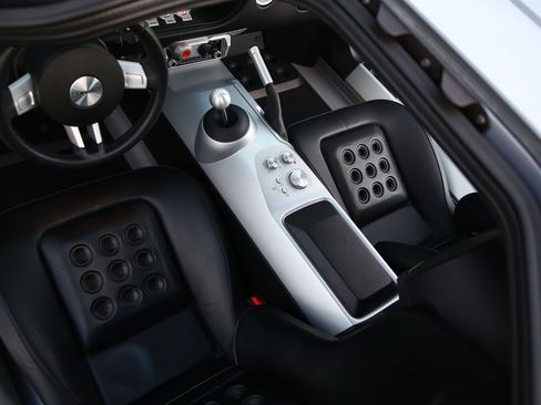 Used 2006 Ford GT image 33